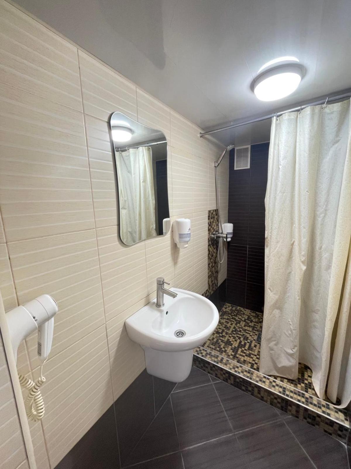 Хостел 24 Khmelʼnytsʼkyy Exterior foto